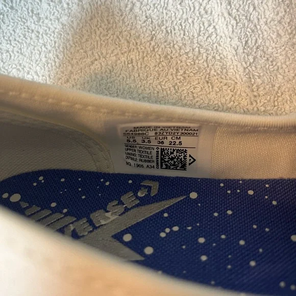 NWOT Converse All Stars girls white ballet lace slip on in size 5.5